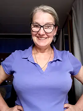Snapshot of irinamaux chatting on September 18, 1:51 am irinamaux online show from September 18, 1:51 am