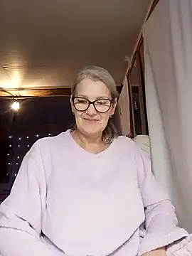 irinamaux online show from November 2, 6:16 am