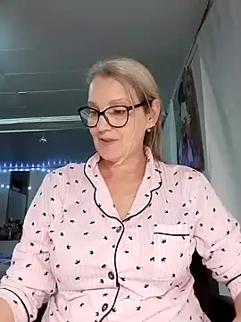 irinamaux online show from November 21, 7:01 pm