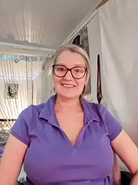 irinamaux online show from December 14, 10:42 am