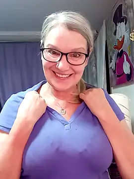 irinamaux online show from March 6, 3:25 am