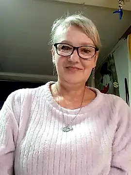 irinamaux online show from May 31, 5:04 am