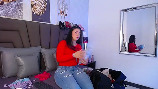 Sofi Perez  online show from April 5, 11:18 am