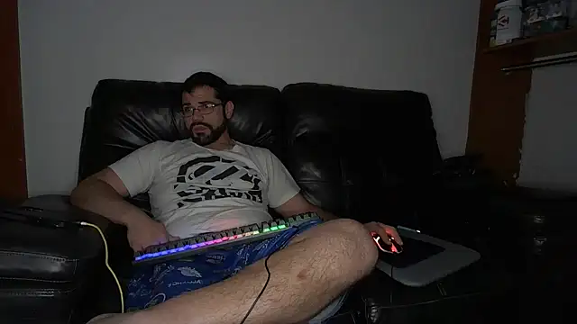 Zander823 online show from March 19, 7:12 am