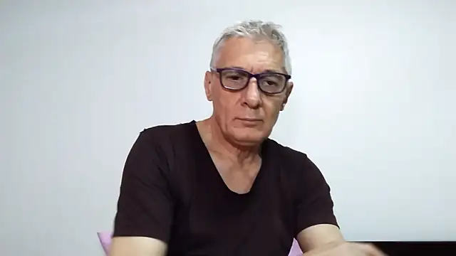 BIGUNCUTHARDCOCK online show from April 18, 1:31 am