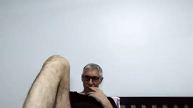 Snapshot of BIGUNCUTHARDCOCK chatting on April 26, 1:42 pm BIGUNCUTHARDCOCK online show from April 26, 1:42 pm
