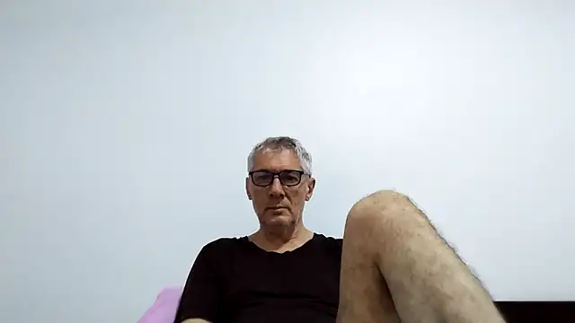 Snapshot of BIGUNCUTHARDCOCK chatting on May 9, 12:16 am BIGUNCUTHARDCOCK online show from May 9, 12:16 am