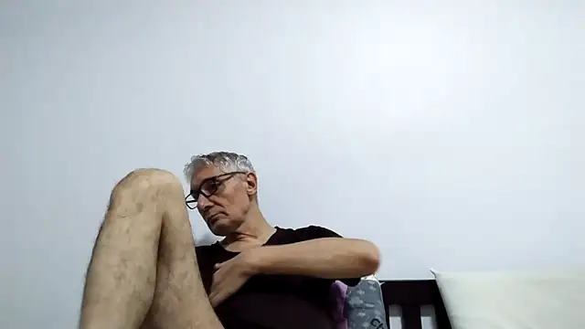 Snapshot of BIGUNCUTHARDCOCK chatting on May 13, 1:25 am BIGUNCUTHARDCOCK online show from May 13, 1:25 am