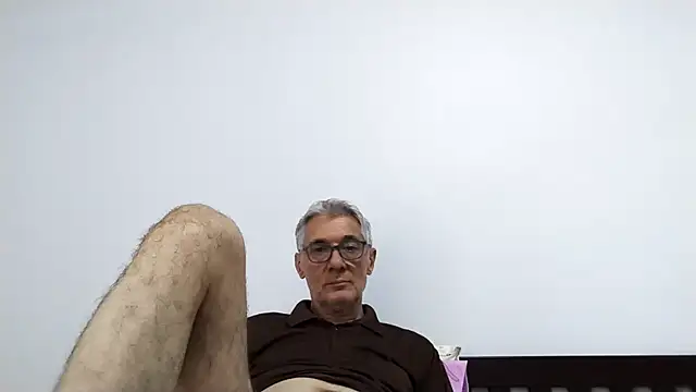 Snapshot of BIGUNCUTHARDCOCK chatting on May 16, 12:18 am BIGUNCUTHARDCOCK online show from May 16, 12:18 am