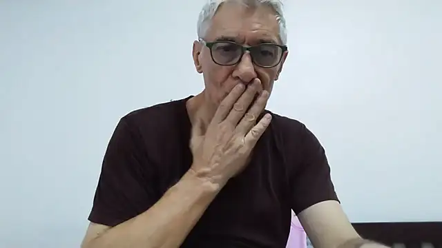 Snapshot of BIGUNCUTHARDCOCK chatting on June 14, 2:24 am BIGUNCUTHARDCOCK online show from June 14, 2:24 am
