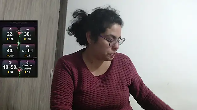 Snapshot of Anne_purple chatting on November 6, 1:56 pm Anne purple online show from November 6, 1:56 pm