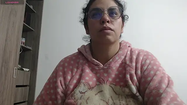 Snapshot of Anne_purple chatting on November 18, 4:11 pm Anne purple online show from November 18, 4:11 pm