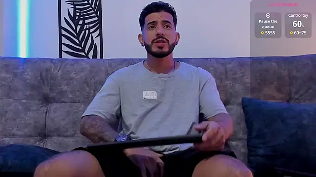 Snapshot of Bruno_Mattos chatting on January 25, 6:24 pm Bruno Mattos online show from January 25, 6:24 pm