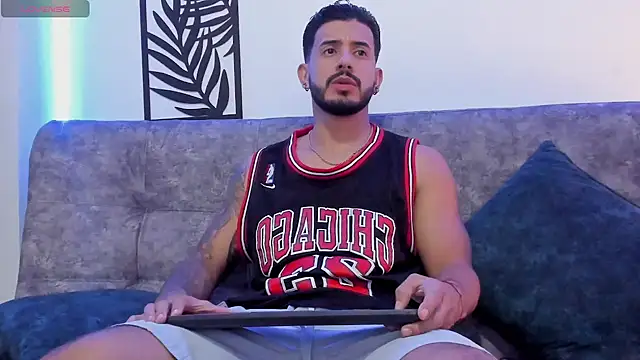 Snapshot of Bruno_Mattos chatting on March 5, 10:32 pm Bruno Mattos online show from March 5, 10:32 pm