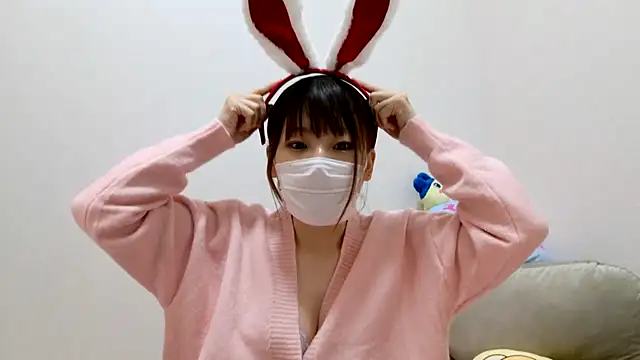 Snapshot of hi---chan- chatting on December 17, 3:28 am hi---chan- online show from December 17, 3:28 am