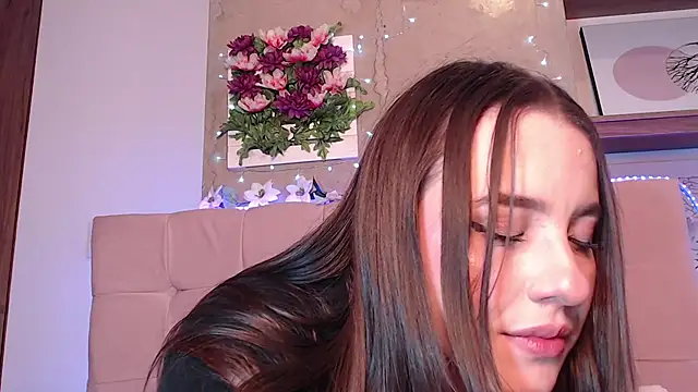Snapshot of Linaa_morris chatting on December 10, 7:47 am Linaa morris online show from December 10, 7:47 am