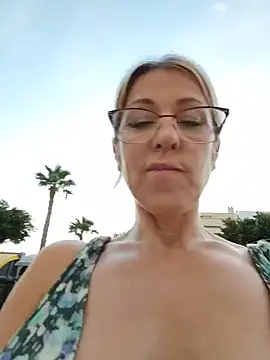 Snapshot of blondyruby chatting on June 29, 7:14 pm blondyruby online show from June 29, 7:14 pm