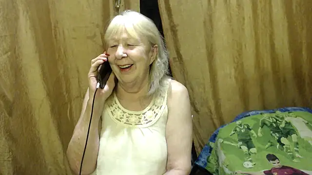 Snapshot of _Estelitta_5 chatting on February 8, 9:46 pm  Estelitta 5 online show from February 8, 9:46 pm