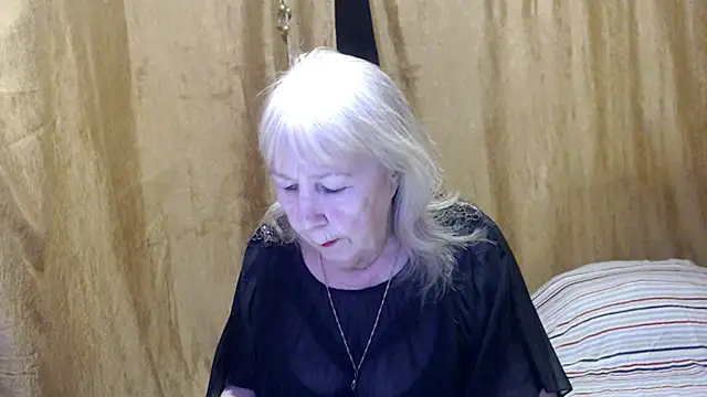 Snapshot of _Estelitta_5 chatting on February 22, 7:14 pm  Estelitta 5 online show from February 22, 7:14 pm