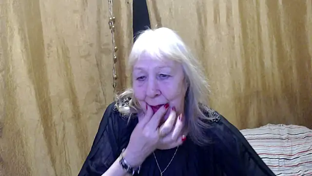 Snapshot of _Estelitta_5 chatting on February 26, 6:21 pm  Estelitta 5 online show from February 26, 6:21 pm