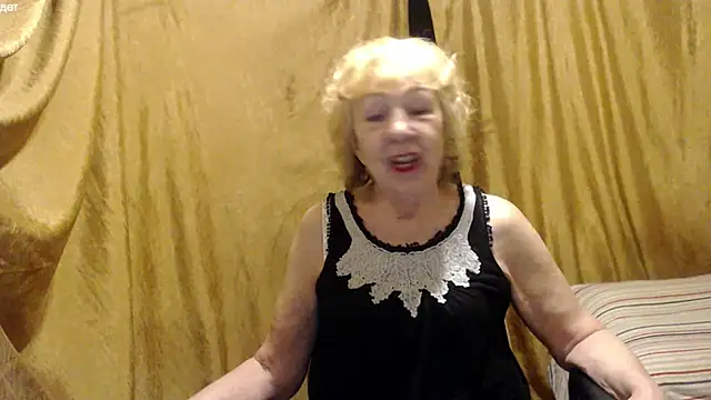 Snapshot of _Estelitta_5 chatting on December 13, 7:53 pm Estelitta 5 online show from December 13, 7:53 pm