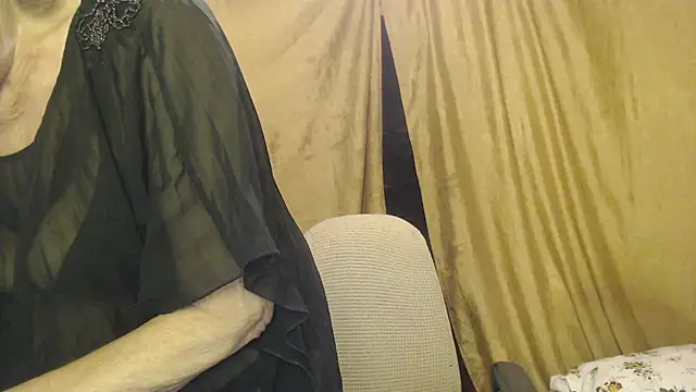 Snapshot of _Estelitta_5 chatting on February 4, 5:30 pm Estelitta 5 online show from February 4, 5:30 pm