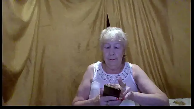 Snapshot of _Estelitta_5 chatting on February 14, 1:41 pm Estelitta 5 online show from February 14, 1:41 pm