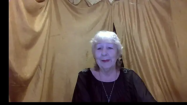 Snapshot of _Estelitta_5 chatting on February 17, 3:19 pm Estelitta 5 online show from February 17, 3:19 pm
