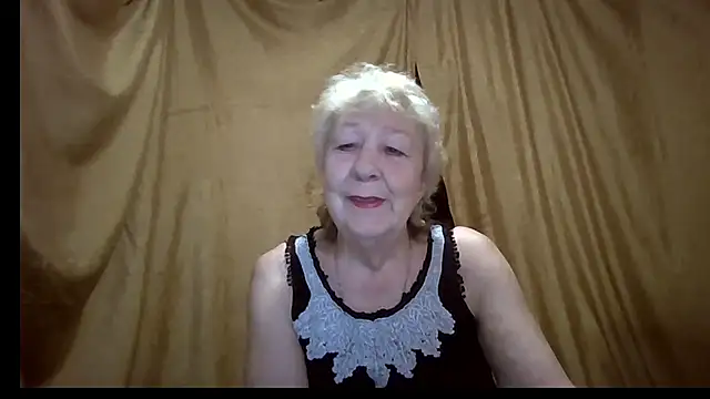 Snapshot of _Estelitta_5 chatting on February 22, 4:35 am Estelitta 5 online show from February 22, 4:35 am