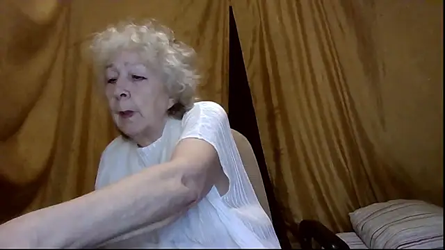  Estelitta 5 online show from May 10, 2:44 pm