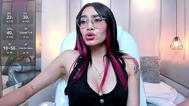 Snapshot of AzuraKindong chatting on January 8, 10:16 pm AzuraKindong online show from January 8, 10:16 pm