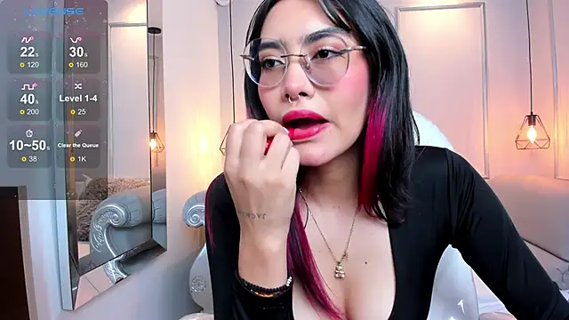 Snapshot of AzuraKindong chatting on February 12, 7:13 pm AzuraKindong online show from February 12, 7:13 pm