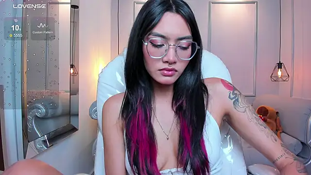 Snapshot of AzuraKindong chatting on September 10, 7:25 pm AzuraKindong online show from September 10, 7:25 pm