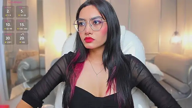 AzuraKindong online show from February 19, 7:32 pm