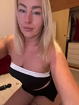 Snapshot of ChristyAdair chatting on December 13, 3:54 pm ChristyAdair online show from December 13, 3:54 pm