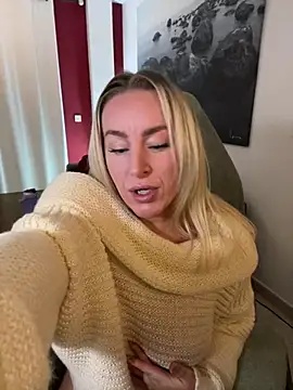 Snapshot of ChristyAdair chatting on December 29, 8:58 pm ChristyAdair online show from December 29, 8:58 pm