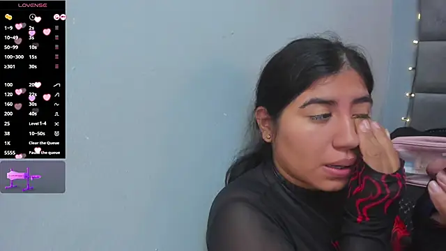 hottie mine  online show from December 30, 8:04 pm