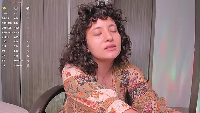 Snapshot of orchide_ chatting on March 18, 4:37 am orchide online show from March 18, 4:37 am