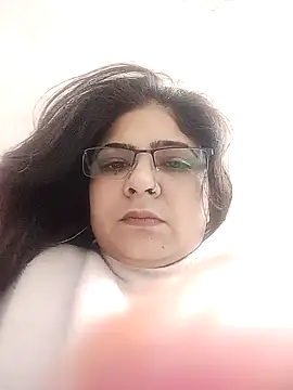 Snapshot of Husnpari20 chatting on January 3, 5:39 am Husnpari20 online show from January 3, 5:39 am