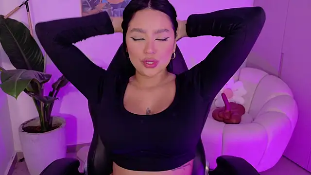 sarawinstone online show from December 21, 12:18 am