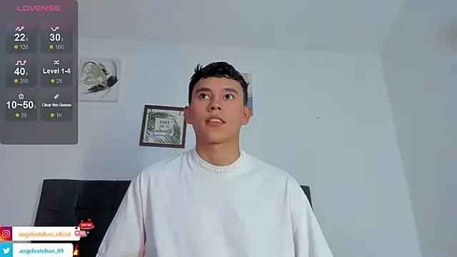 Snapshot of Angel_esteban_fx chatting on October 30, 4:03 am Angel esteban fx online show from October 30, 4:03 am