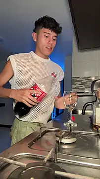 Snapshot of Angel_esteban_fx chatting on February 15, 2:41 am Angel esteban fx online show from February 15, 2:41 am