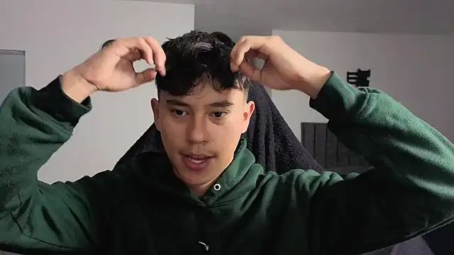 Snapshot of Angel_esteban_fx chatting on June 9, 7:25 pm Angel esteban fx online show from June 9, 7:25 pm