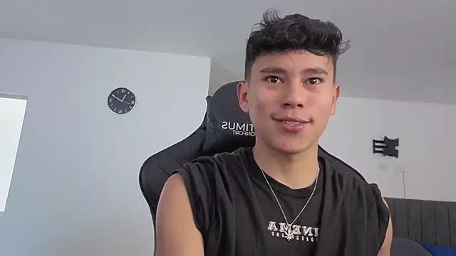 Snapshot of Angel_esteban_fx chatting on July 30, 7:13 pm Angel esteban fx online show from July 30, 7:13 pm