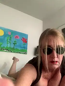 Snapshot of Jennifera123 chatting on January 5, 9:40 pm Jennifera123 online show from January 5, 9:40 pm