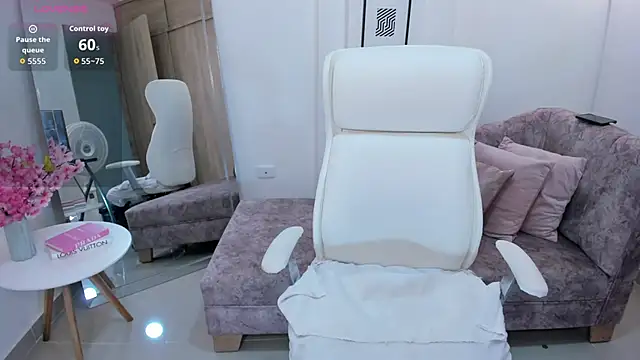 Aida adams online show from November 1, 5:04 pm