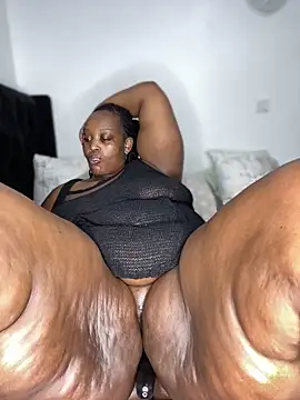 Snapshot of MsWhiteChocolatte chatting on February 20, 6:48 am MsWhiteChocolatte online show from February 20, 6:48 am