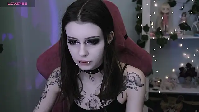 Snapshot of prettybones chatting on March 14, 1:34 am prettybones online show from March 14, 1:34 am