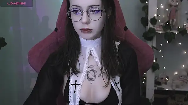 Snapshot of prettybones chatting on April 21, 7:58 am prettybones online show from April 21, 7:58 am
