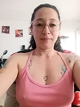 emilypoppy3 online show from April 7, 9:48 pm